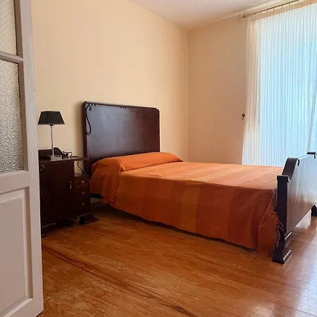 Σπίτι διακοπών Vivienda Restaurada En El Casco Historico De *